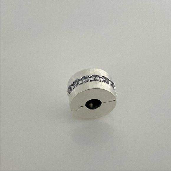 Pandora Clip Charm - Picture 2 of 5